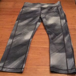 Under Armor Cropped Workout Pants